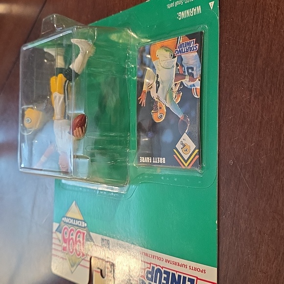 Starting Lineup 1995 Edition Brett Favre Action Figure - Picture 5 of 7